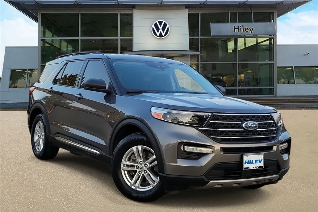 2021 Ford Explorer XLT photo 1