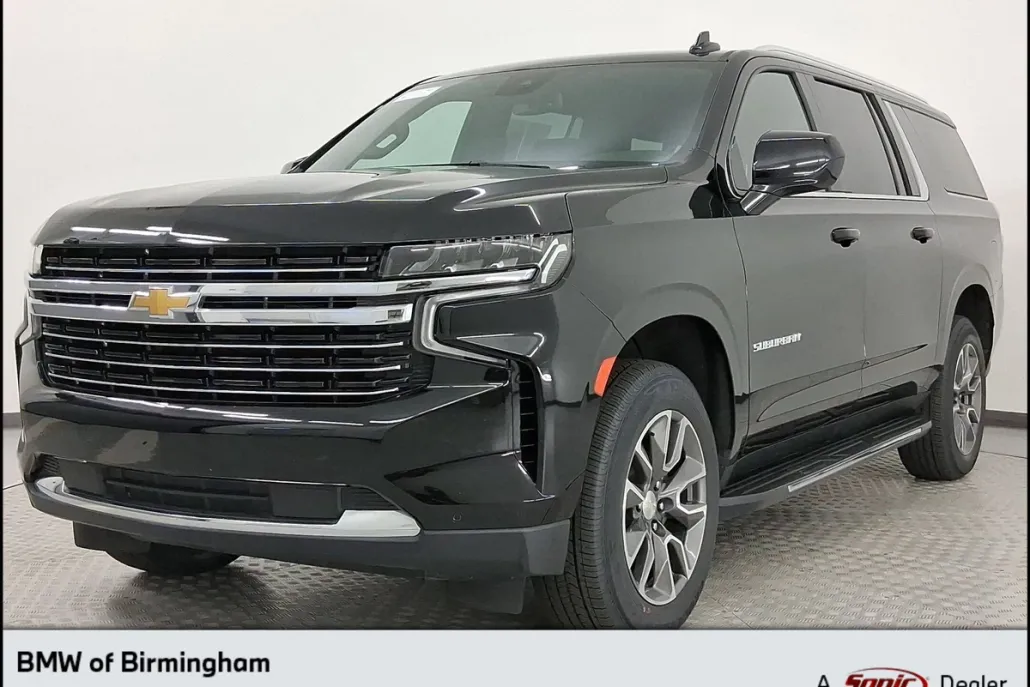 2023 Chevrolet Suburban LT photo 1