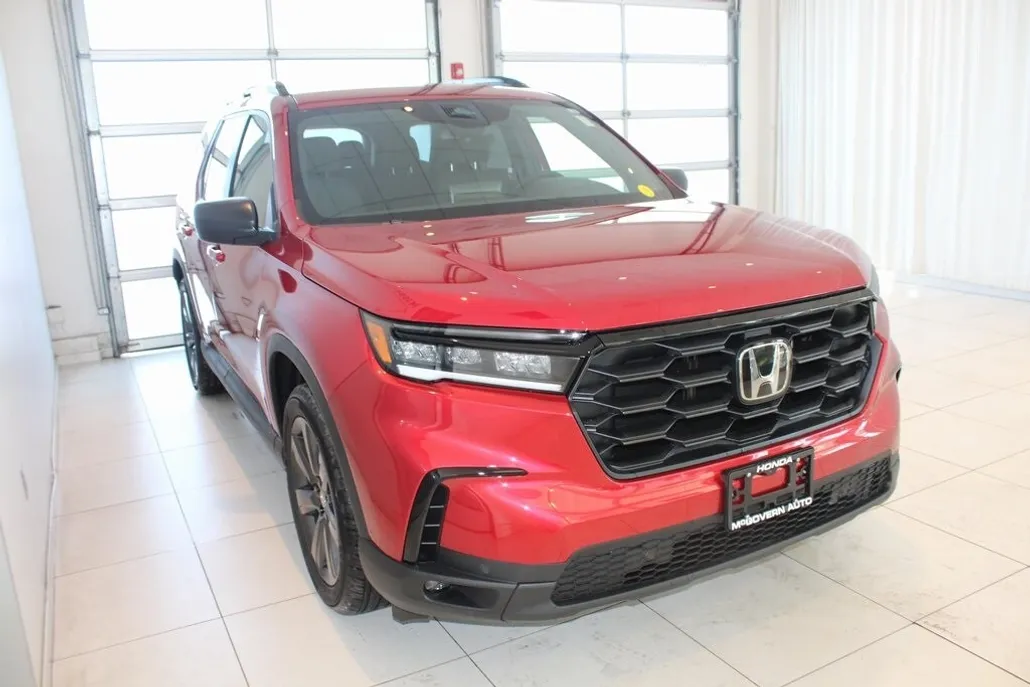 2025 Honda Pilot Sport photo 1