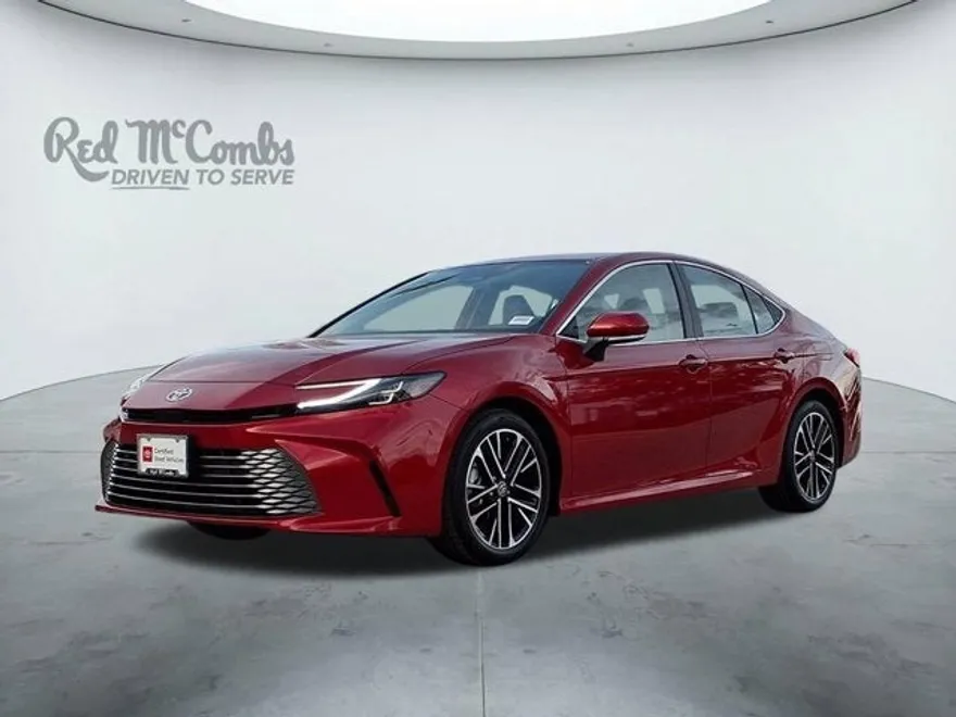 2025 Toyota Camry XLE photo 1