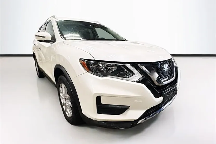 2020 Nissan Rogue SV photo 1