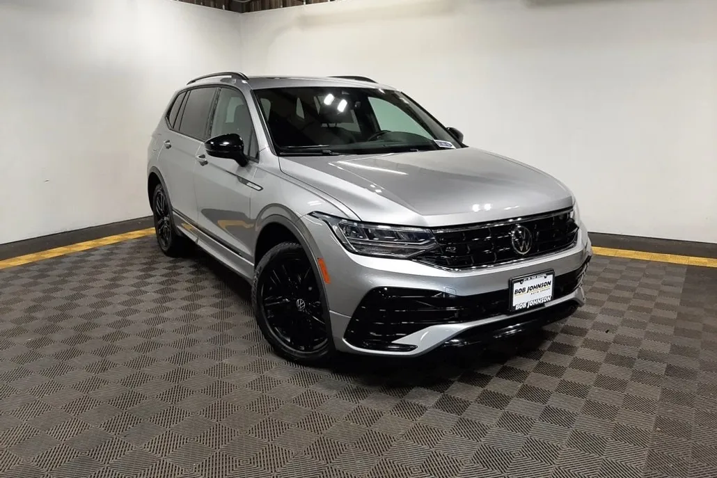 2022 Volkswagen Tiguan SE R-Line Black photo 1
