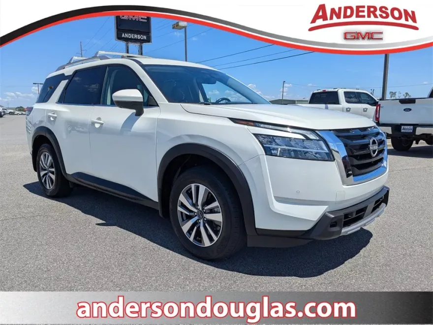 2023 Nissan Pathfinder SL photo 1