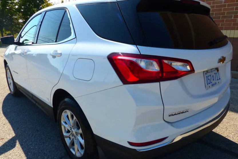 2018 Chevrolet Equinox LT photo 1