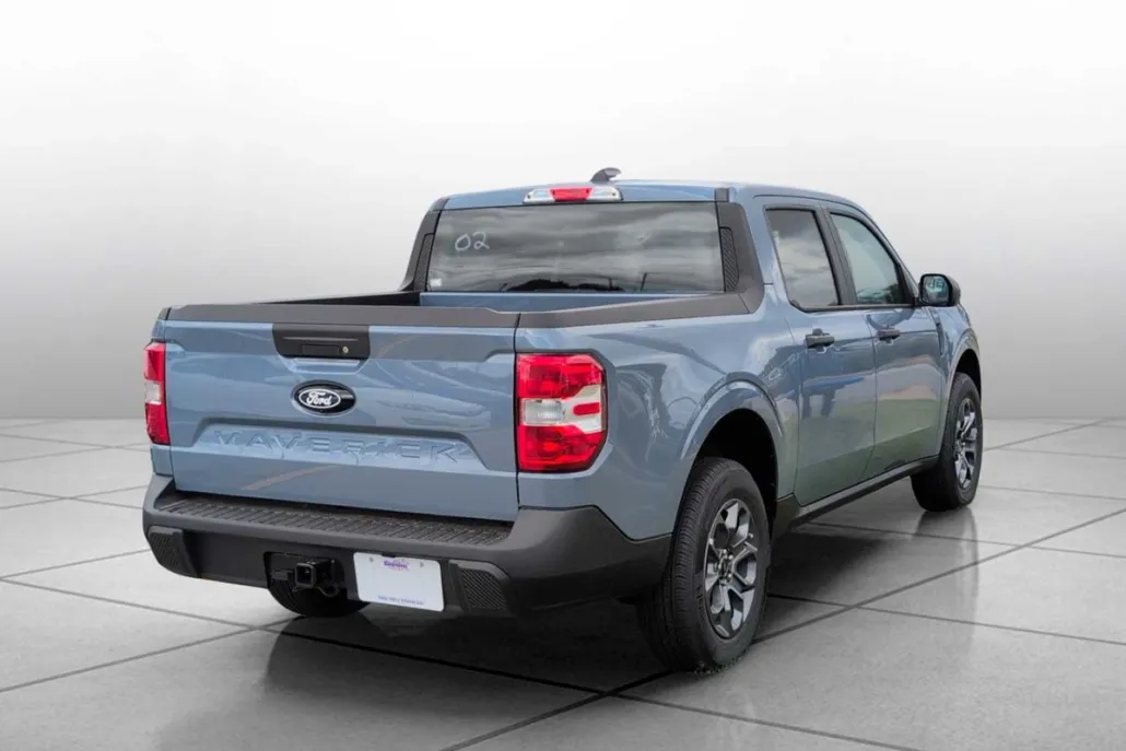 2025 Ford Maverick XLT photo 1