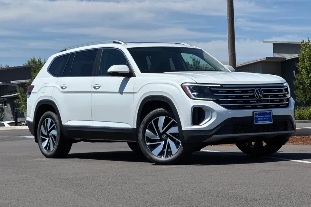 2025 Volkswagen Atlas SEL photo 1