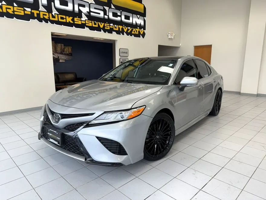 2020 Toyota Camry XSE photo 1