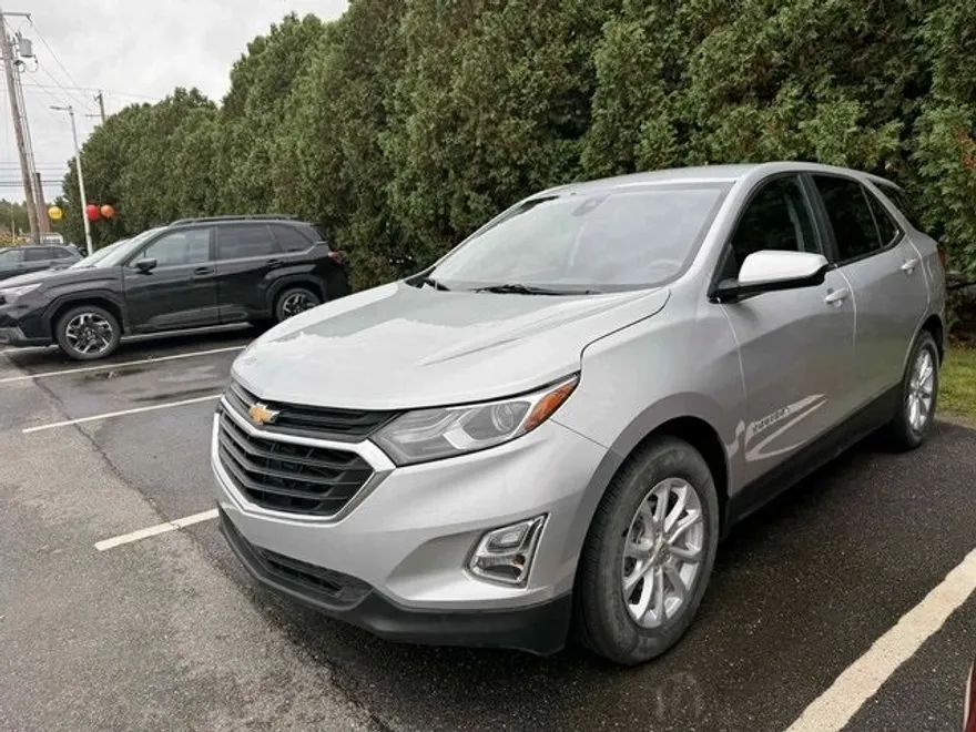 2021 Chevrolet Equinox LT photo 1