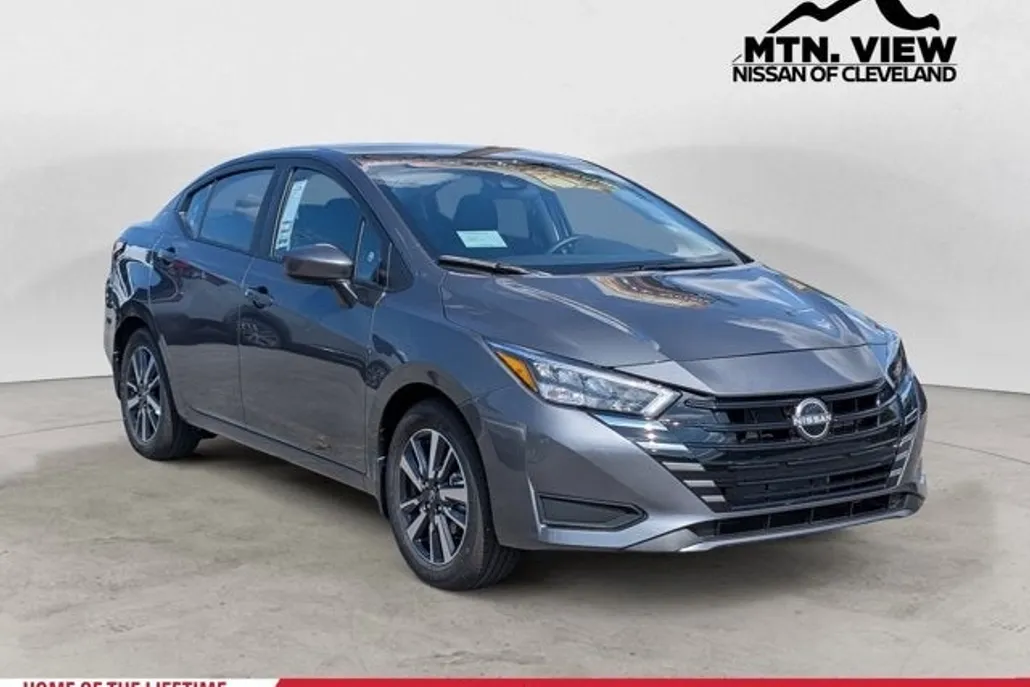 2025 Nissan Versa SV photo 1