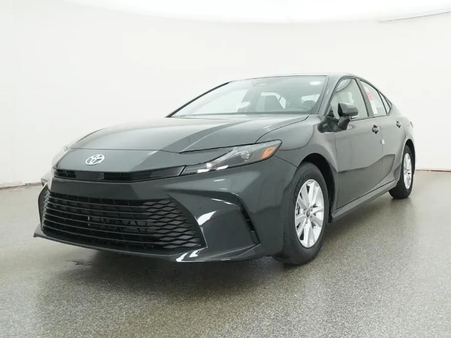 2026 Toyota Camry LE photo 1