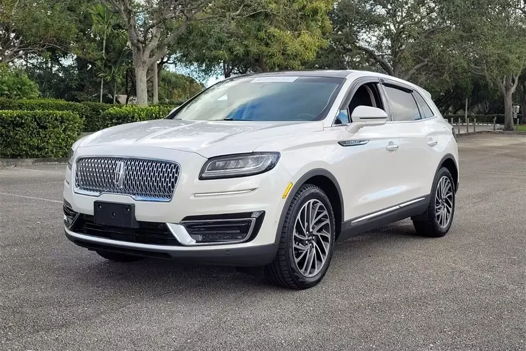 2019 Lincoln Nautilus Reserve photo 1