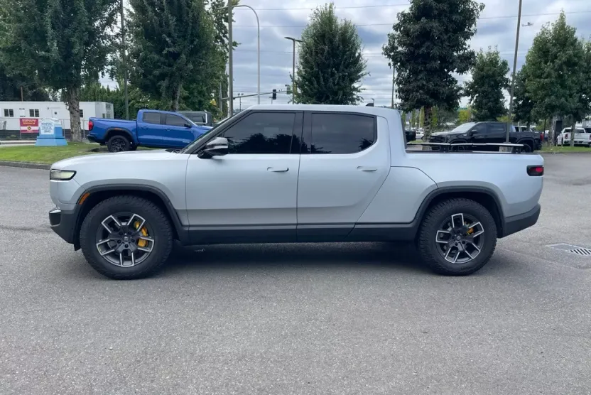 2022 Rivian R1T Adventure photo 1