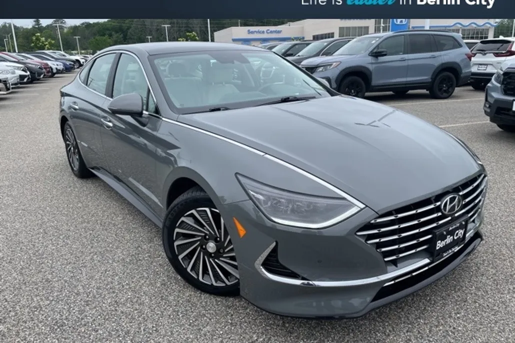 2022 Hyundai Sonata Hybrid Limited photo 1