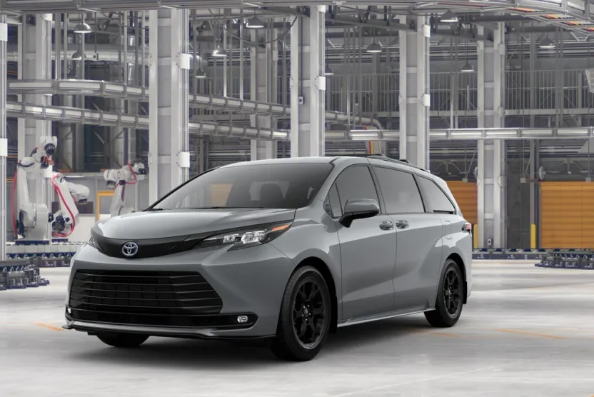 2025 Toyota Sienna Woodland Edition photo 1