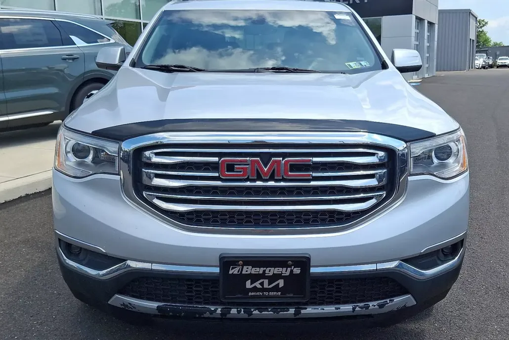 2017 Gmc Acadia SLT photo 1