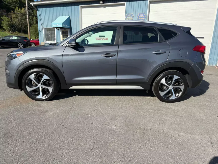 2018 Hyundai Tucson Sport photo 1