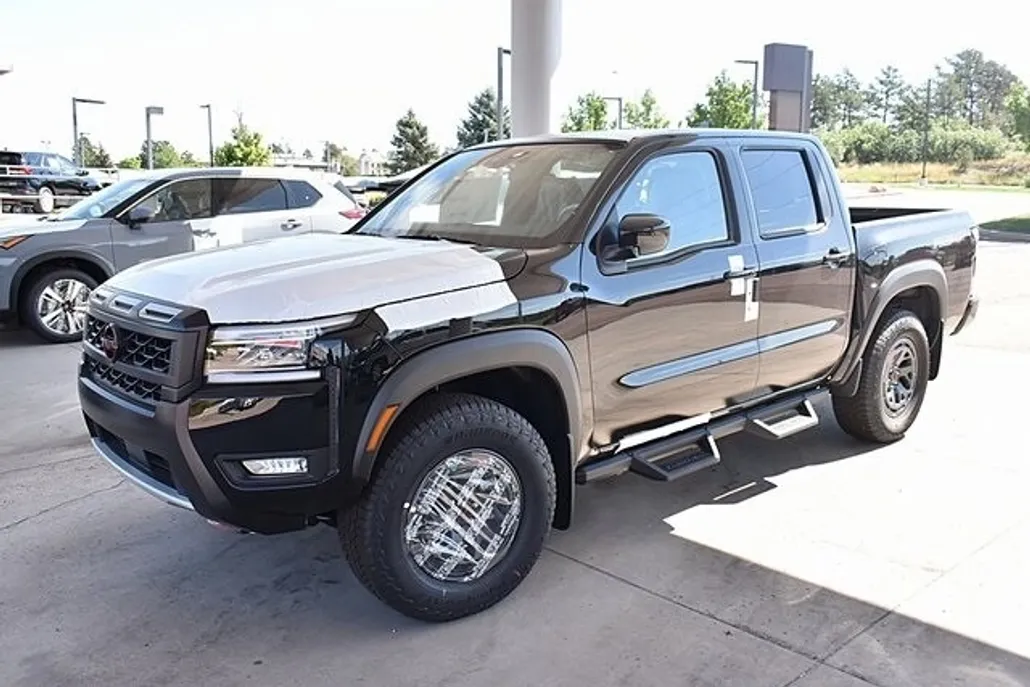 2025 Nissan Frontier PRO-4X photo 1