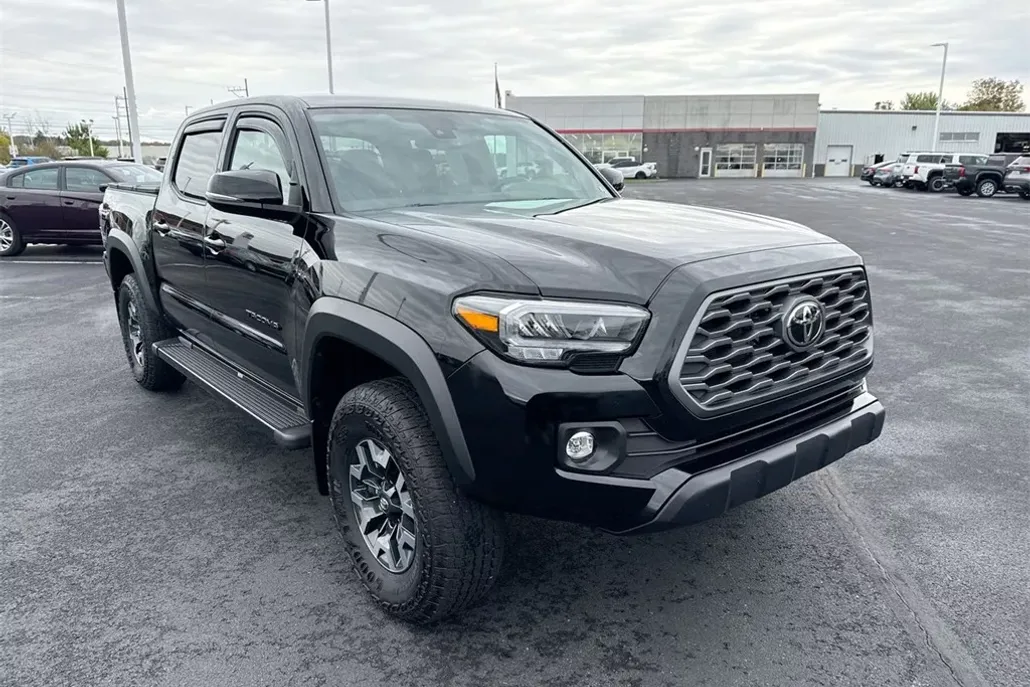 2023 Toyota Tacoma TRD Off-Road photo 1