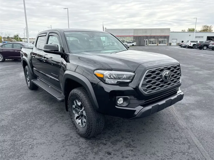 2023 Toyota Tacoma TRD Off-Road photo 1