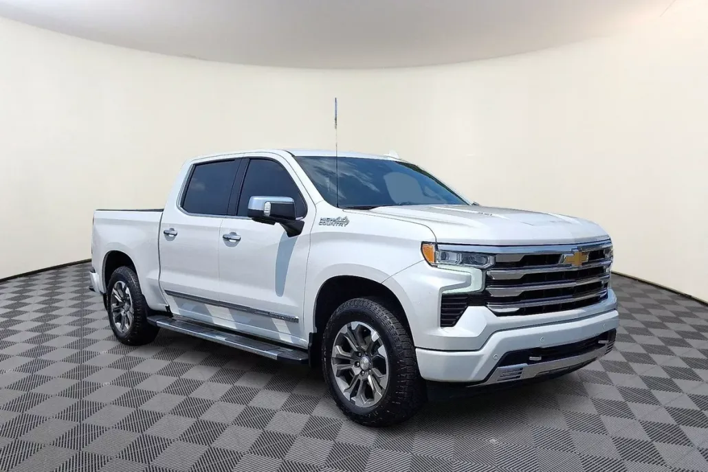 2024 Chevrolet Silverado 1500 High Country photo 1