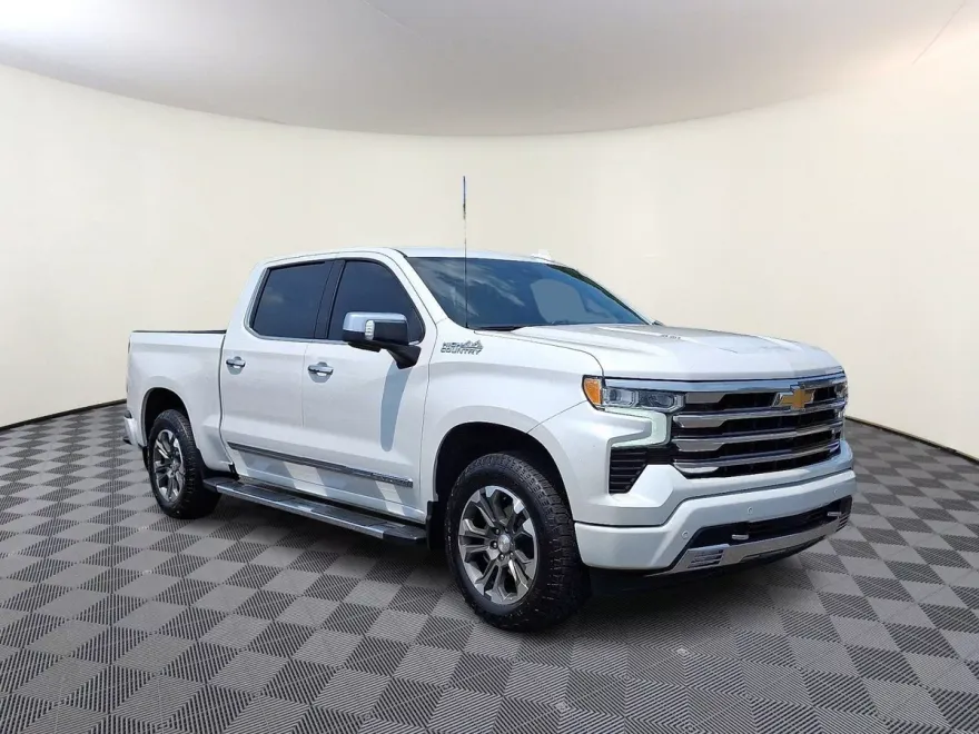 2024 Chevrolet Silverado 1500 High Country photo 1