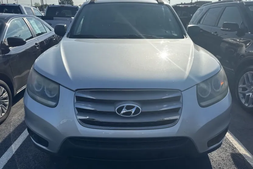 2012 Hyundai Santa Fe GLS photo 1