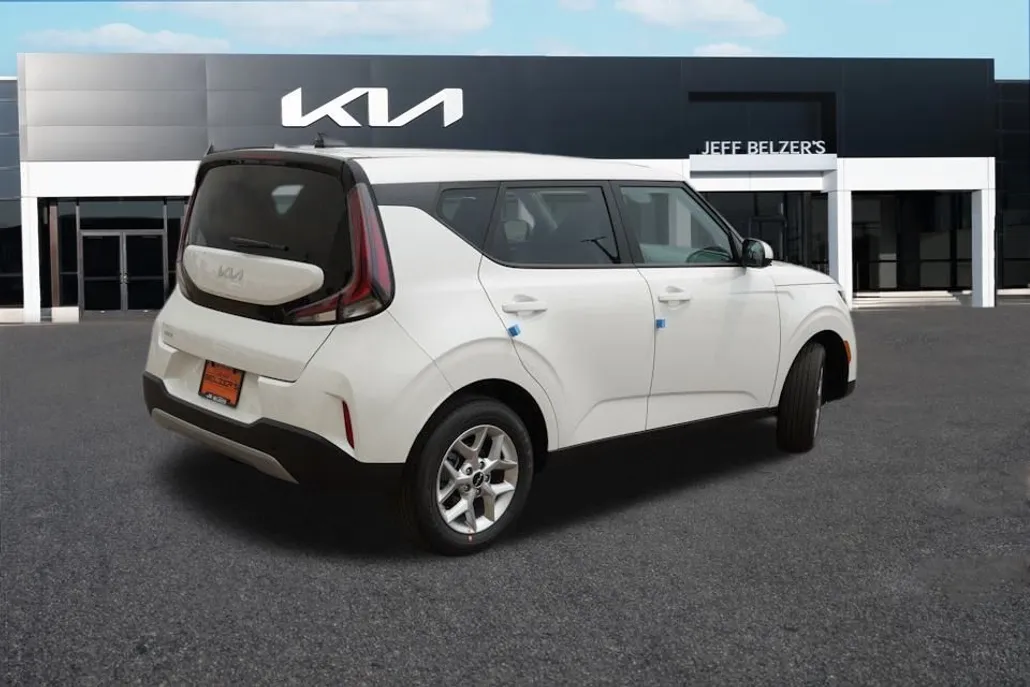 2025 Kia Soul LX photo 1
