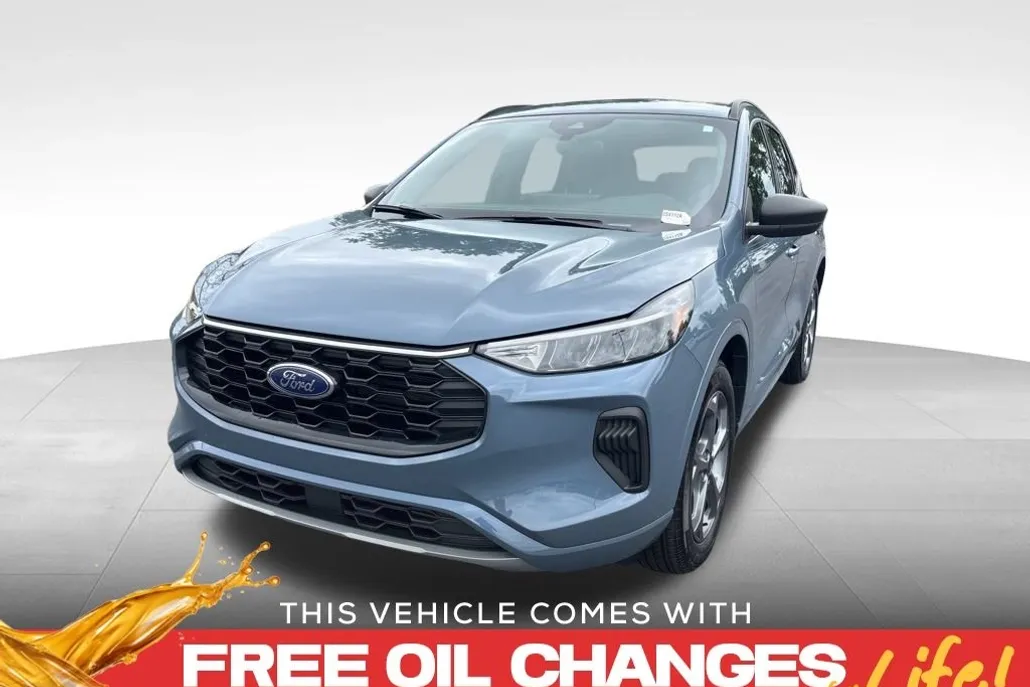 2023 Ford Escape ST-Line photo 1