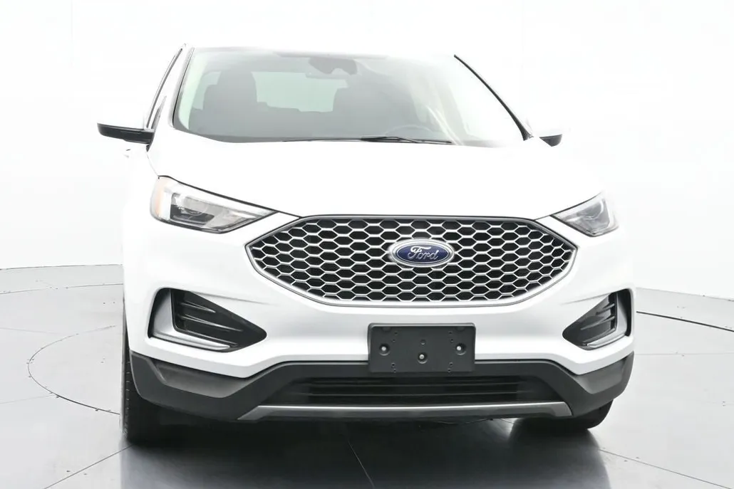 2024 Ford Edge SEL photo 1
