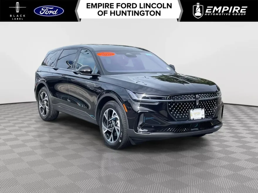 2025 Lincoln Nautilus Premiere photo 1