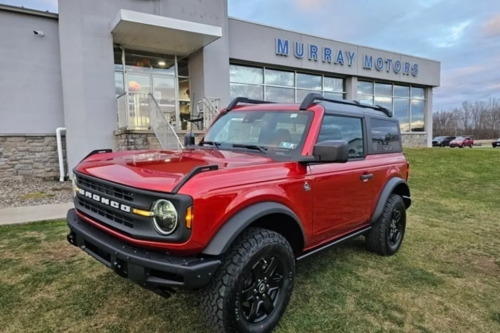 2024 Ford Bronco Black Diamond photo 1