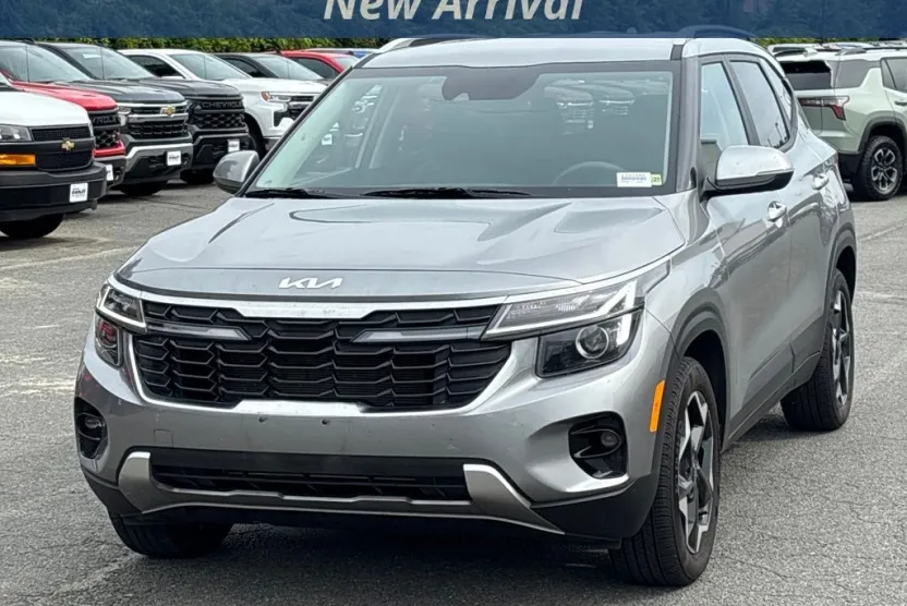 2025 Kia Seltos S photo 1