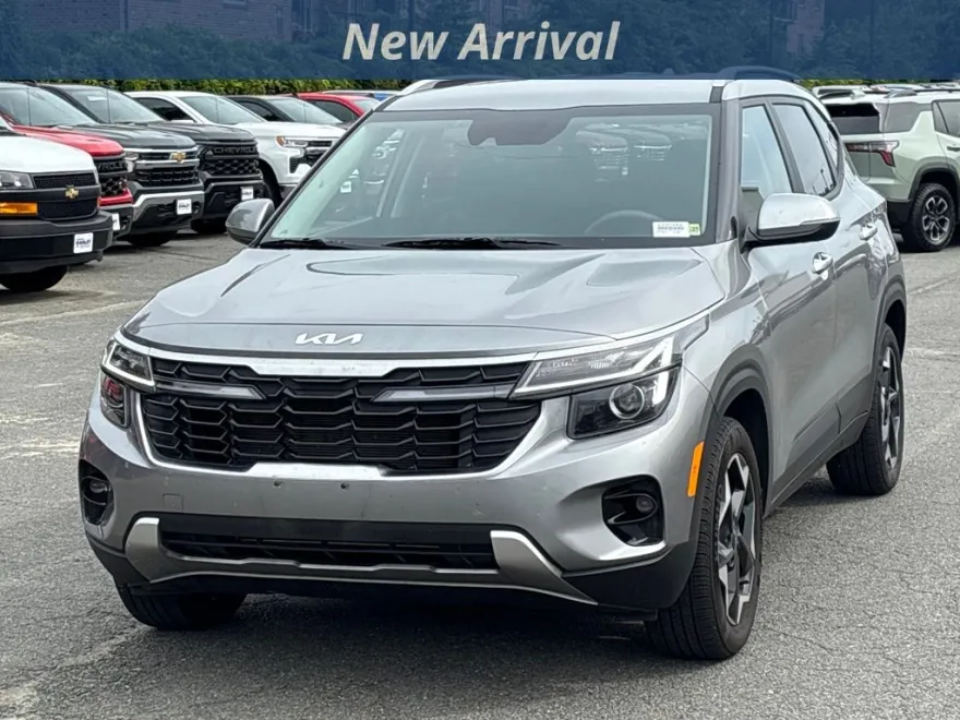 2025 Kia Seltos S photo 1