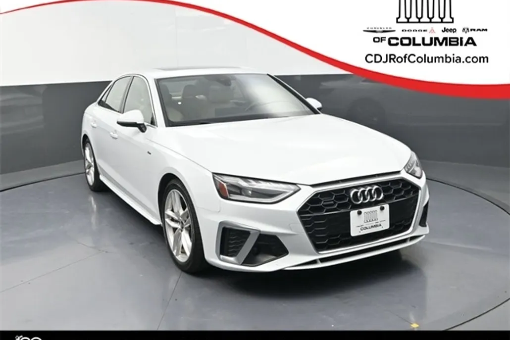 2023 Audi A4 45 S line Premium Plus Quattro photo 1