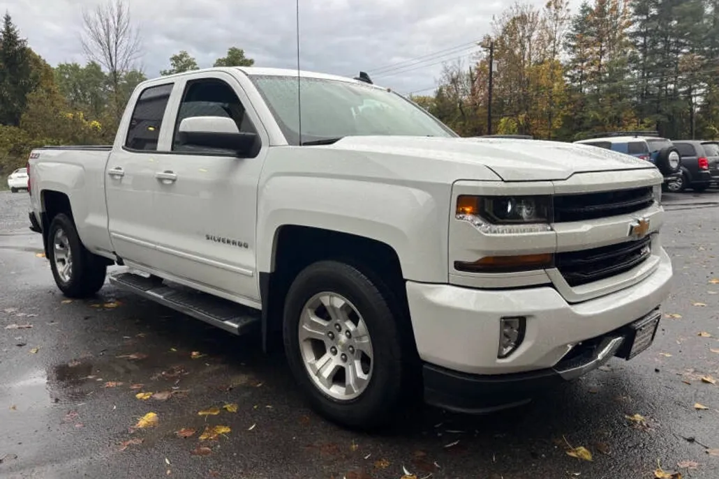 2019 Chevrolet Silverado 1500 LT Z71 photo 1