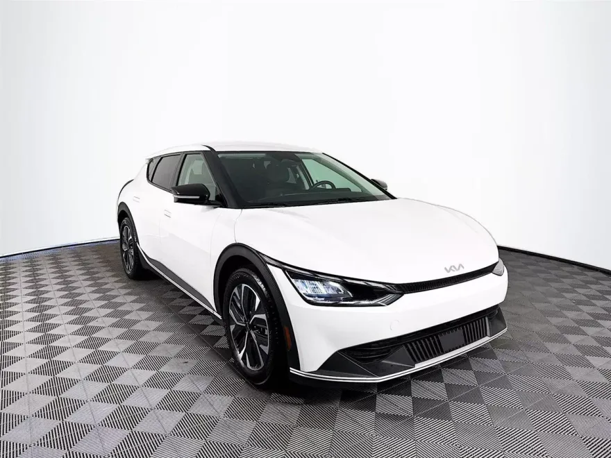 2022 Kia EV6 Light photo 1
