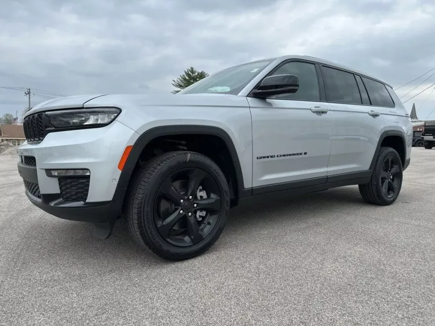 2025 Jeep Grand Cherokee Limited photo 1