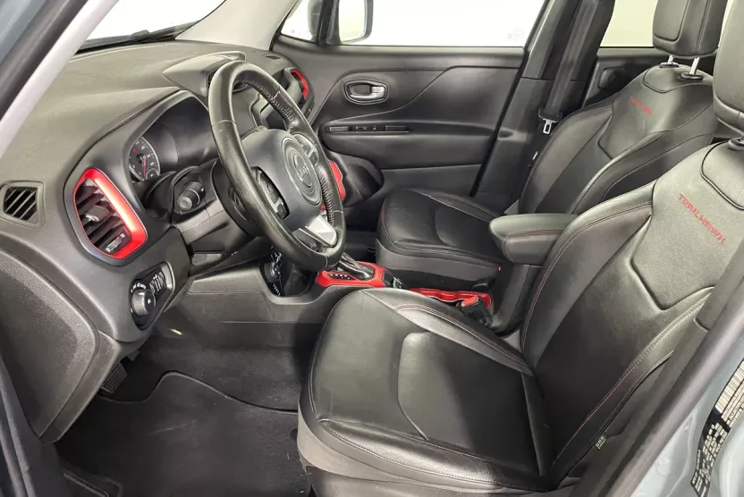 2015 Jeep Renegade Trailhawk photo 1