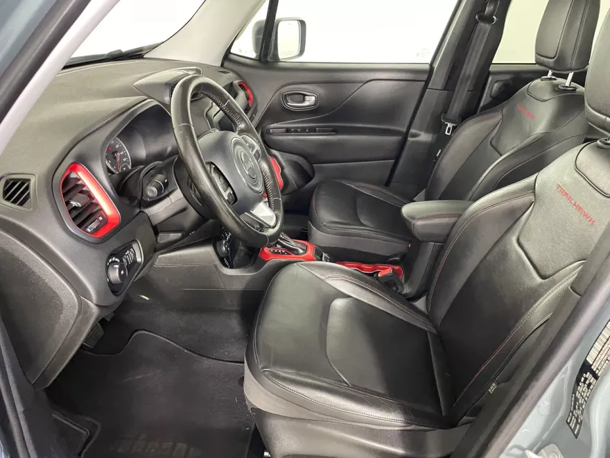 2015 Jeep Renegade Trailhawk photo 1
