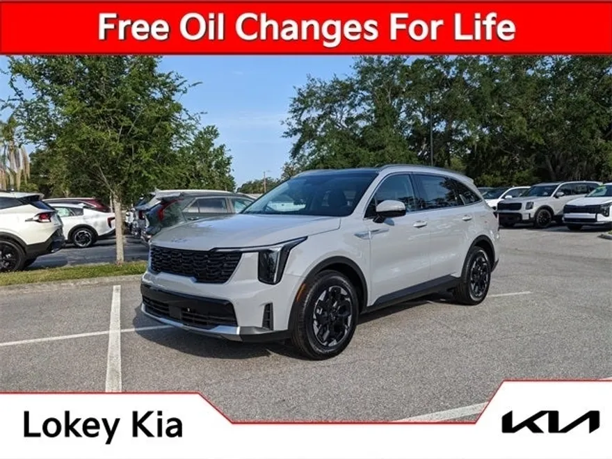 2025 Kia Sorento S photo 1