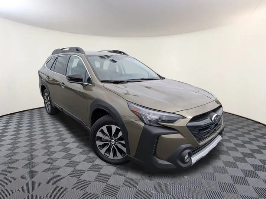 2023 Subaru Outback Limited XT photo 1