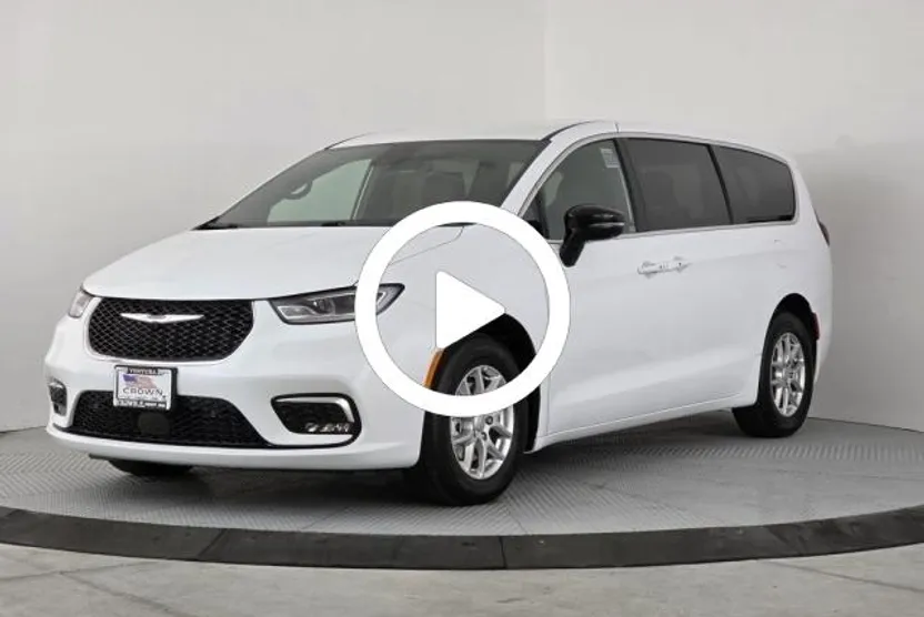 2026 Chrysler Pacifica photo 1