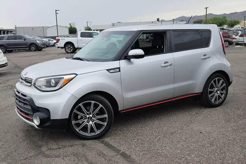 2017 Kia Soul Exclaim photo 1