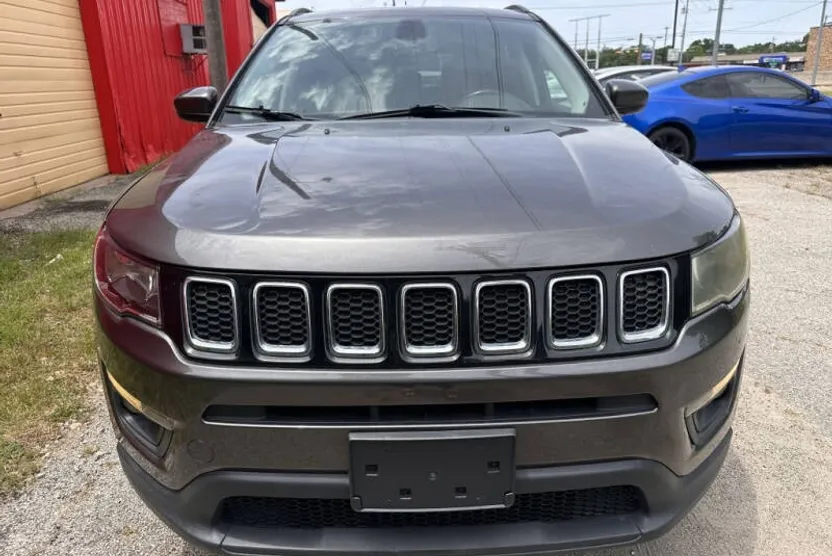 2019 Jeep Compass Latitude photo 1
