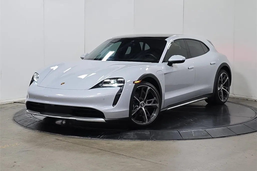 2024 Porsche Taycan Cross Turismo 4 photo 1