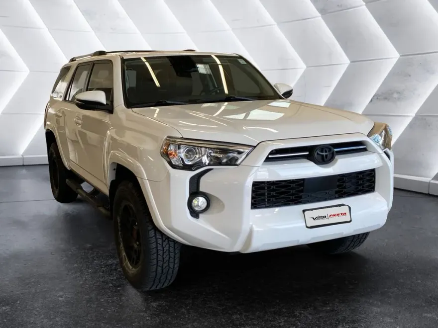2020 Toyota 4Runner SR5 Premium photo 1