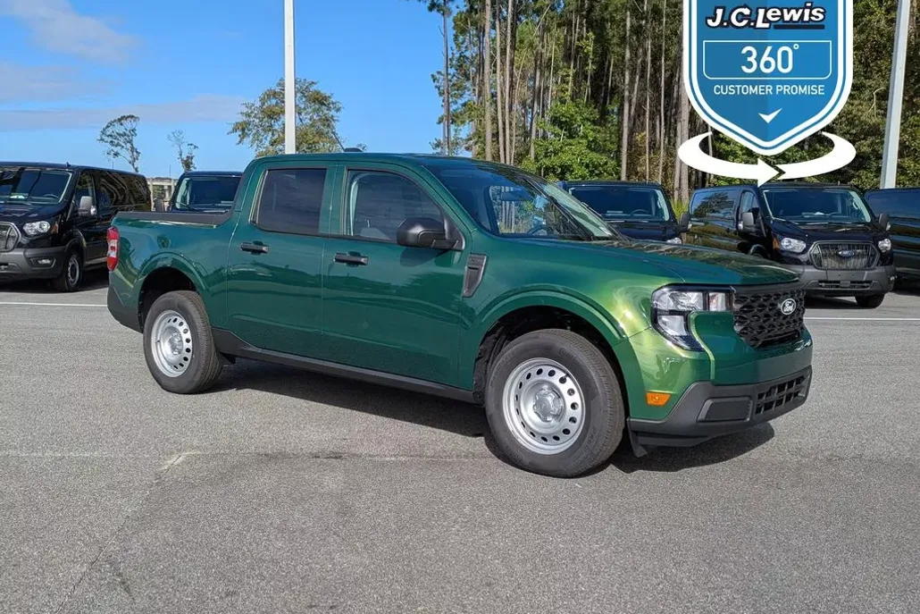 2025 Ford Maverick XL photo 1