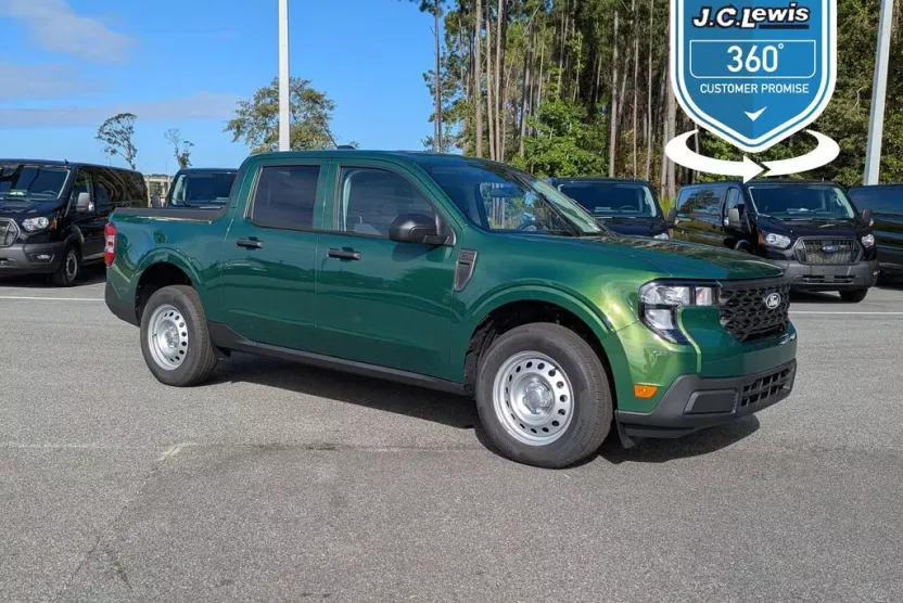 2025 Ford Maverick XL photo 1