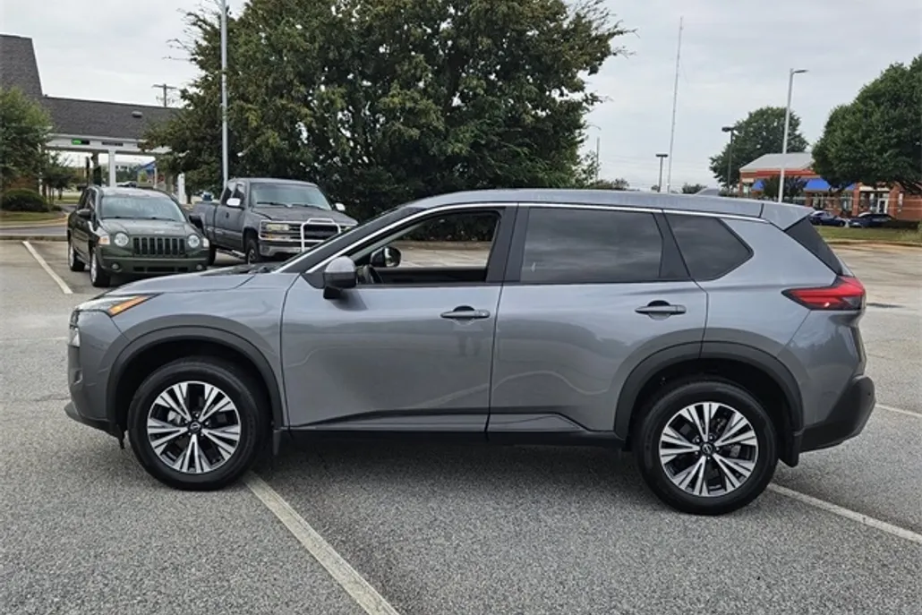 2023 Nissan Rogue SV photo 1