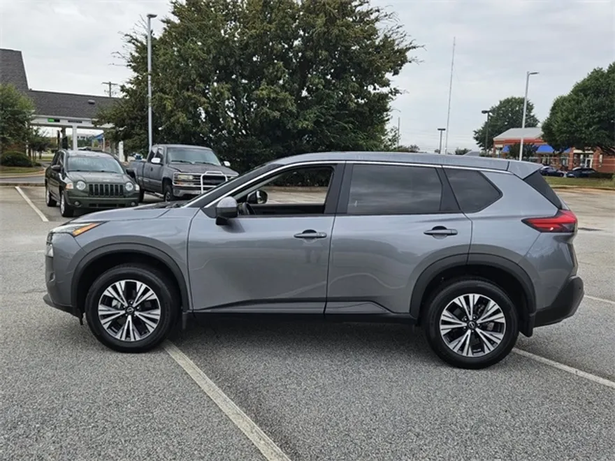 2023 Nissan Rogue SV photo 1